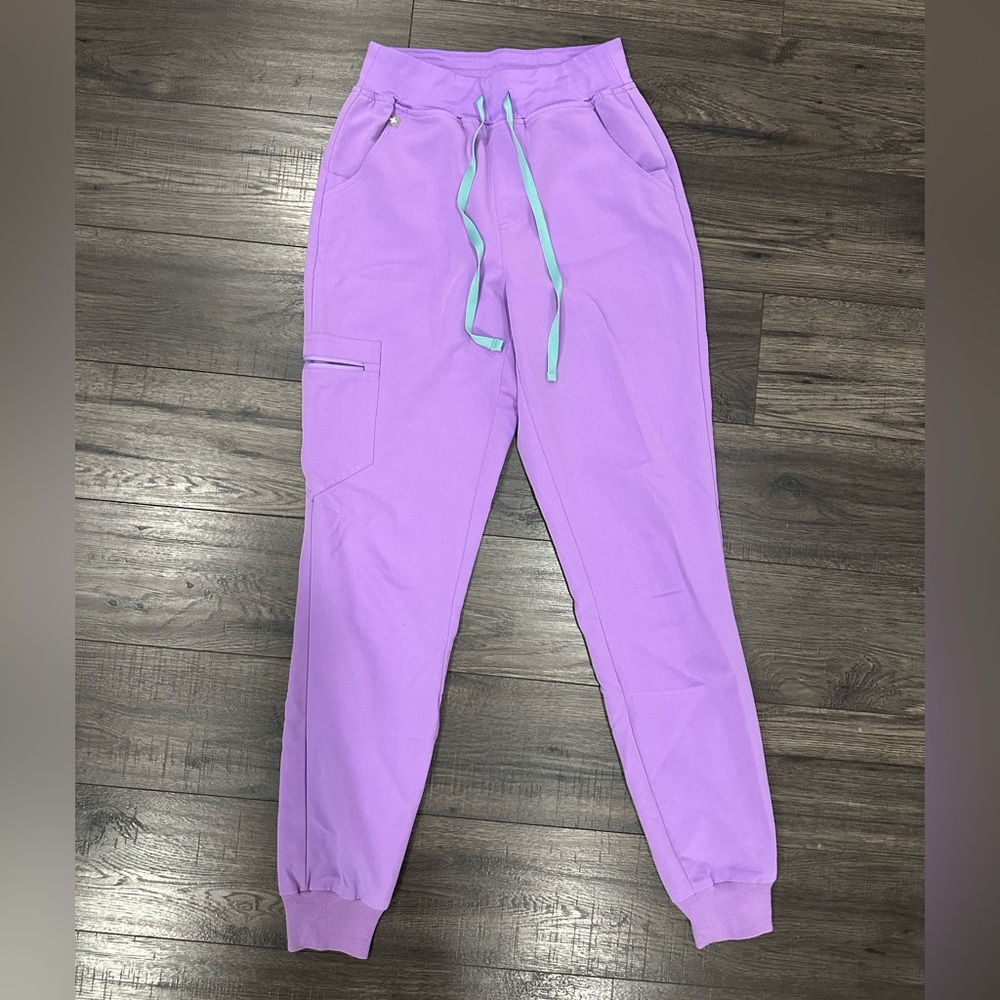 FIGS High Waisted Zamora Jogger Scrub Pants in Lilac Dawn